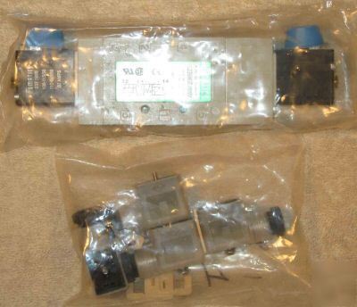 Numatics solenoid pilot valve L23BB452O000030