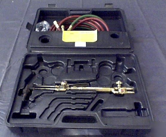 Heavy duty gas welding accessory kit w/ carrying case