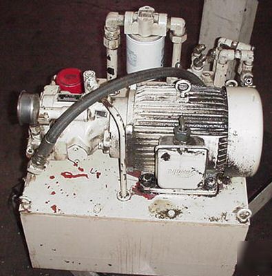 Okuma howa 3VA vmc __ hydraulic power unit coolant tank