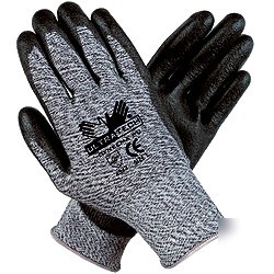 Dyneema ultratech cut resistant glove s