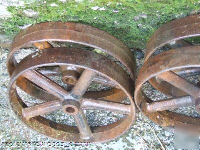 Set of 4 old cast iron shepherds hut gypsy wagon wheels