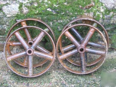 Set of 4 old cast iron shepherds hut gypsy wagon wheels