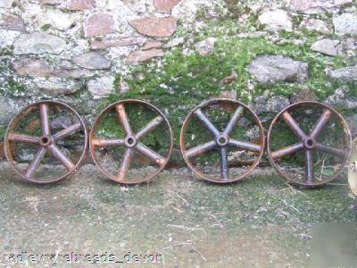 Set of 4 old cast iron shepherds hut gypsy wagon wheels