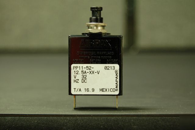 Airpax PP11-52-0213 circuit breaker (32VDC/12.5A)
