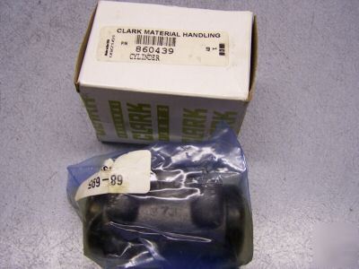 Clark brake cylinder 860439 * *