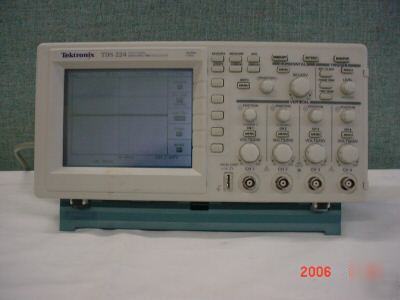 Tektronix TDS224 100MHZ 1GS/s 4 channel oscilloscope