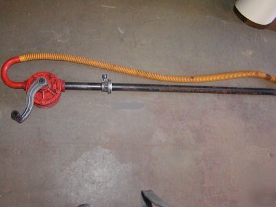 Drum pump for 55 gallon drum, hand crank, hose used