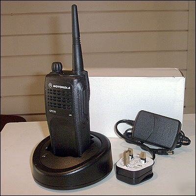 Motorola GP320 uhf handheld transceiver package 