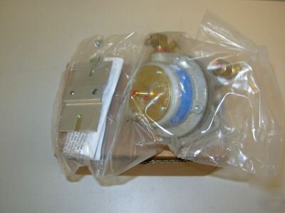 Johnson controls static pressure transmitter p-5127-8