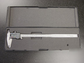 Precision 0-12 in. digital calipers w/ spc 