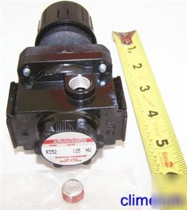 New arrow R352 pneumatic standard regulator 1/4