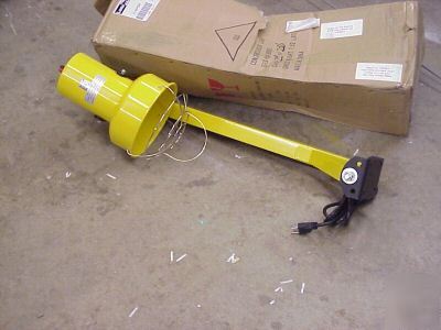 Dock light truck loading flex arm grainger 5AY50