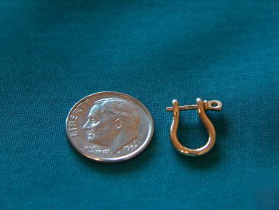 14KT yellow gold solid shackle earring - 1/2