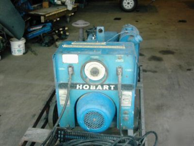 Hobart welder welding generator 200 amp 110/220 volt ph