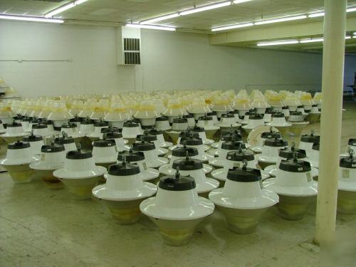 Commercial / industrial lighting fixtures