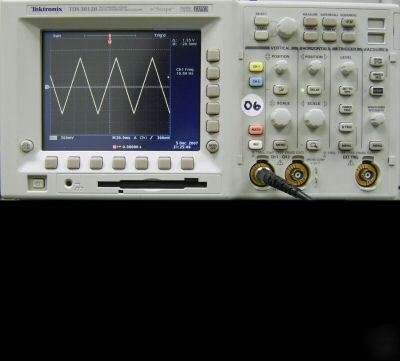 Tektronix tds 3012B TDS3012B digital scope, certified