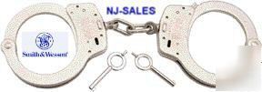 New smith & wesson handcuffs solid nickel double lock ( )