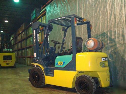 1998 komatsu 4,000 lb fork lift pneumatic tires 4000#