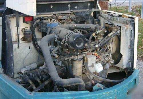 Tennant 528 scrubber debris sweeper lp gas engine 