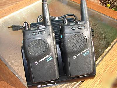 Motorola visar uhf - set of 2 w/charger - nice