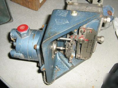 Itt barton pneumatic dp transmitter model 273