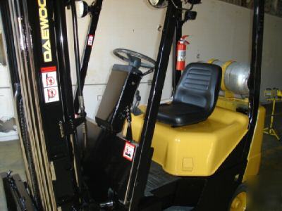 2003 daewoo forklift, 5000LB capacity forklift