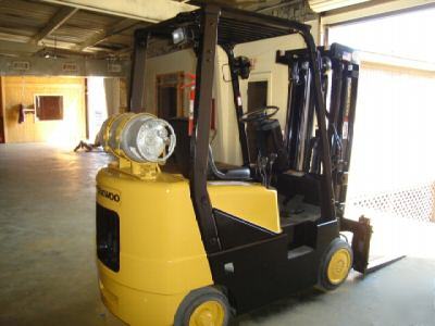 2003 daewoo forklift, 5000LB capacity forklift