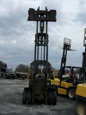 Yale 7,000 lb dual wheel pneumatic forklift