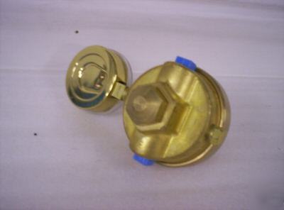 New victor compressed gas regulator model L700D, 