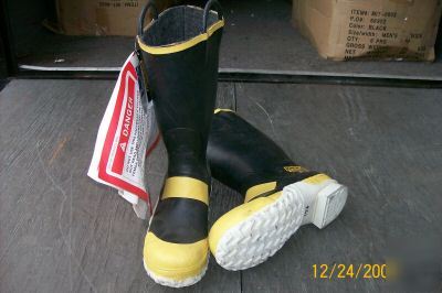 New ranger fire boots, bunker gear, turnout gear 12.5 m