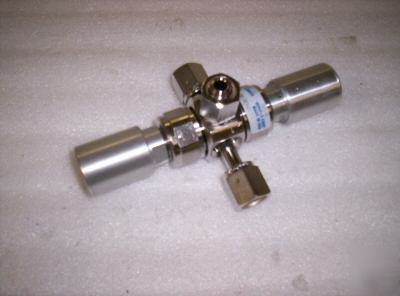 Veriflo opposing head 3 way valve w/ 1/4
