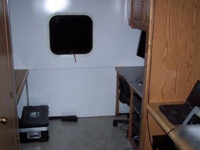 Mobile command post rv motosat office motorhome trailer